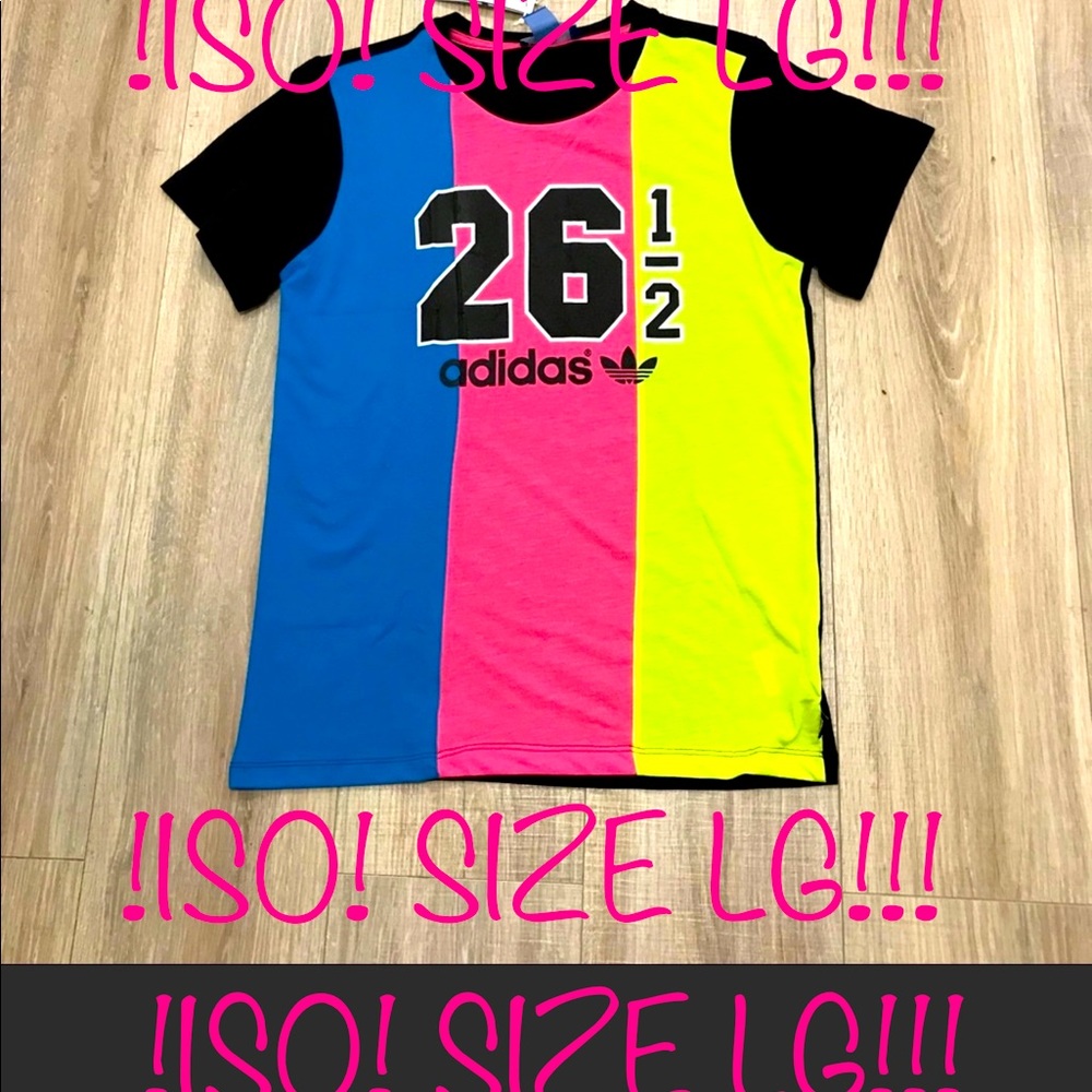 ISO Rita Ora colorblock boyfriend tee!!